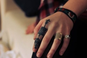 Pictures of Tribal Finger Tattoos